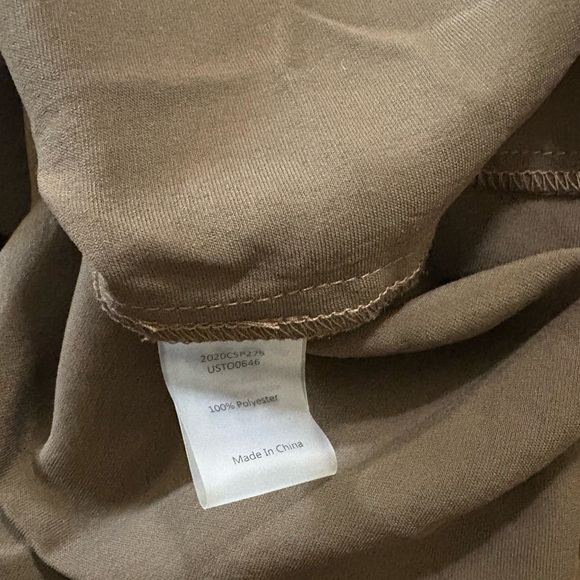 Universal Standard Eva Long Sleeve Satin V-Neck Blouse in Caramel size 22 - Picture 10 of 10